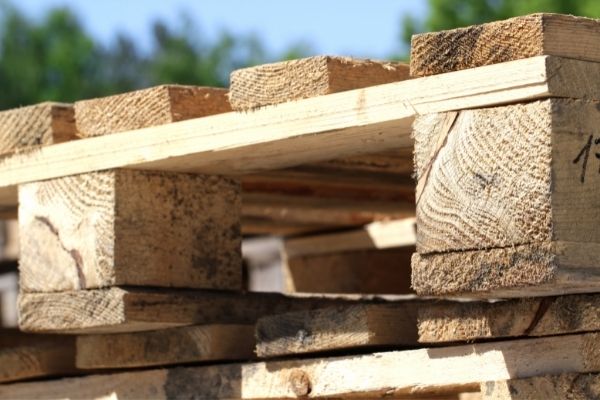 Benefits of selling used pallets for your business